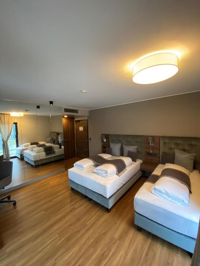 Intergroup Business & Design Hotel Ingolstadt Kosching Buitenkant foto