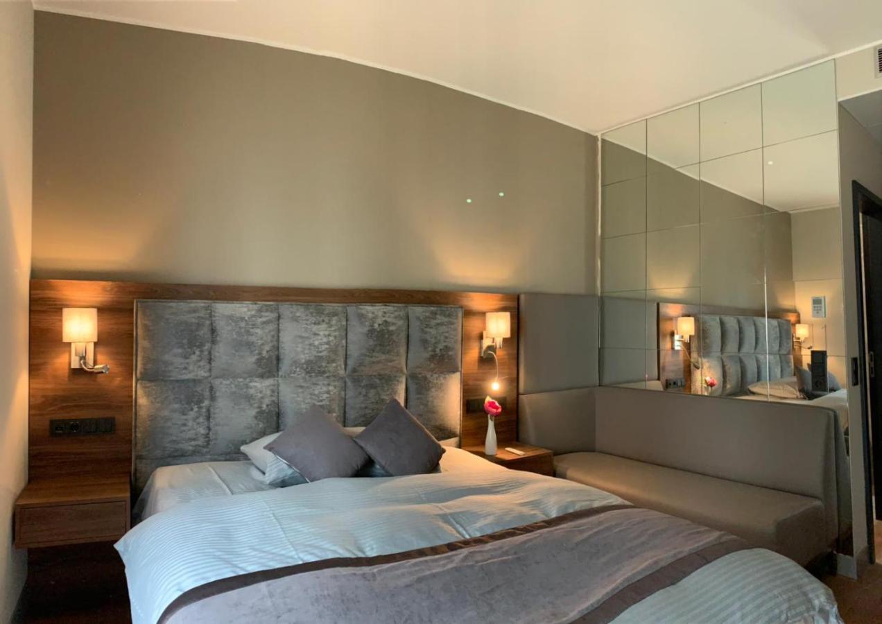 Intergroup Business & Design Hotel Ingolstadt Kosching Buitenkant foto