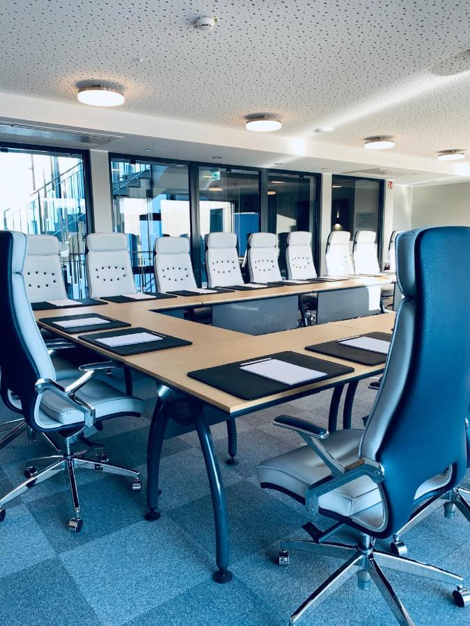 Intergroup Business & Design Hotel Ingolstadt Kosching Buitenkant foto
